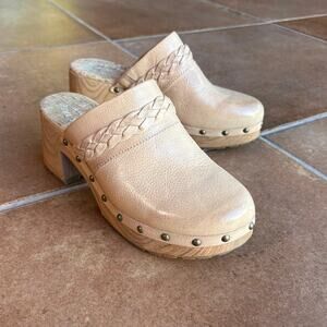 Kork-Ease Tilly Tan Leather Retro Style Platform Clog w Brass Stud Detail size 8